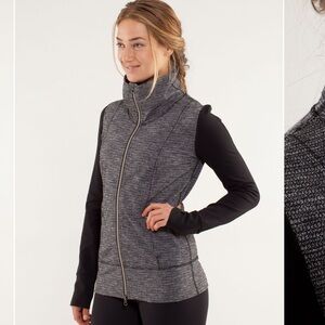 Lululemon Daily Yoga Jacket Ladies Size 8/10 Dark Grey black sleeve